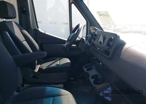 2021 Mercedes-Benz Sprinter 3500 High Roof V6 z USA, uszkodzony, nr VIN W1Y5EDHY6MT080333